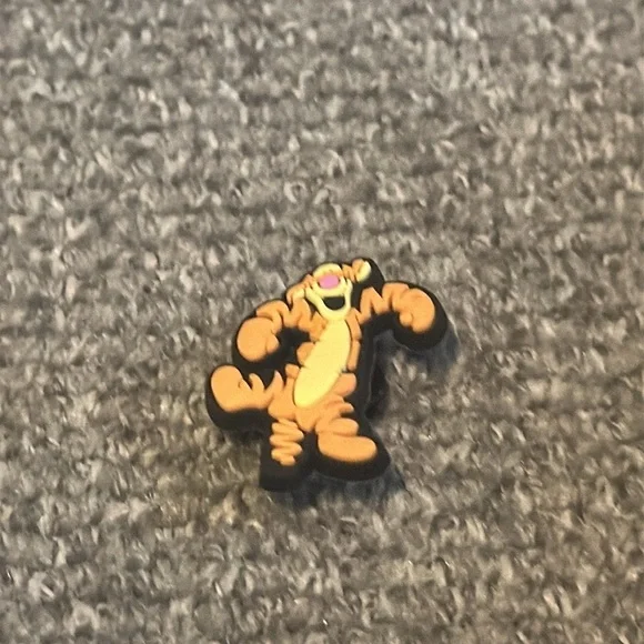 Disney 4 Pack Winnie The Pooh Jibbitz charms For Boys or Girls Crocs & Shoes - Picture 7 of 12